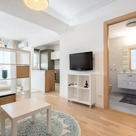 Zen 3 & 4 - Elegant In Prime Location * Bucarest