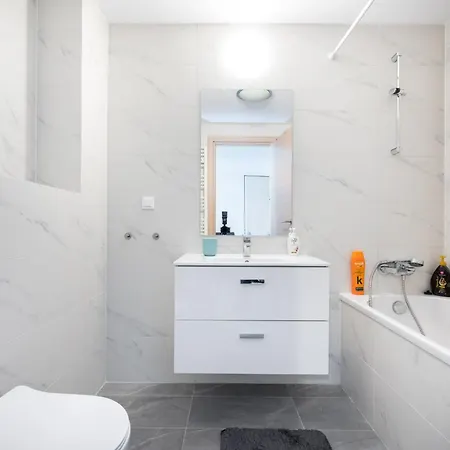 Zen 3 & 4 - Elegant In Prime Location Bükreş