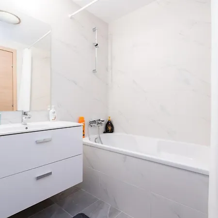 Zen 3 & 4 - Elegant In Prime Location *