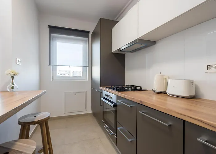 Zen 3 & 4 - Elegant In Prime Location *