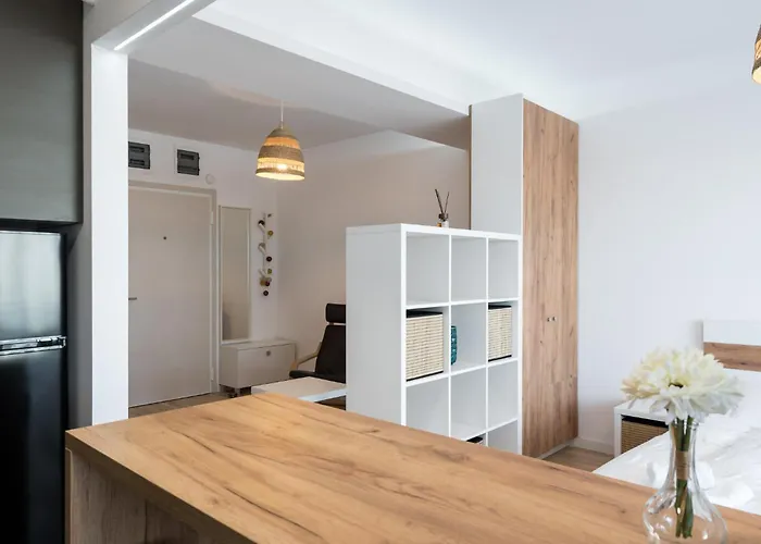 Zen 3 & 4 - Elegant In Prime Location Апартаменти