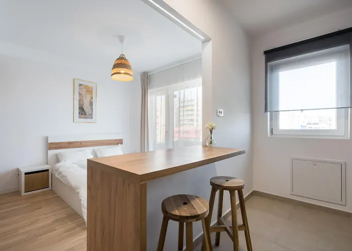 Zen 3 & 4 - Elegant In Prime Location Apartament *