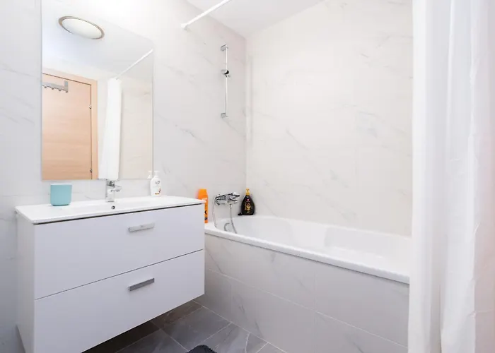 Zen 3 & 4 - Elegant In Prime Location *