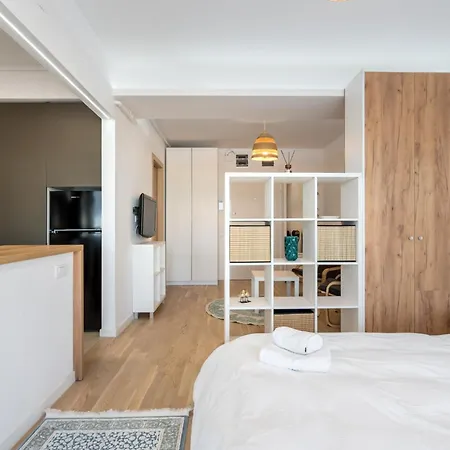 Zen 3 & 4 - Elegant In Prime Location Апартаменти *